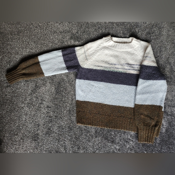 Womens Sweater - Picture 1 of 1